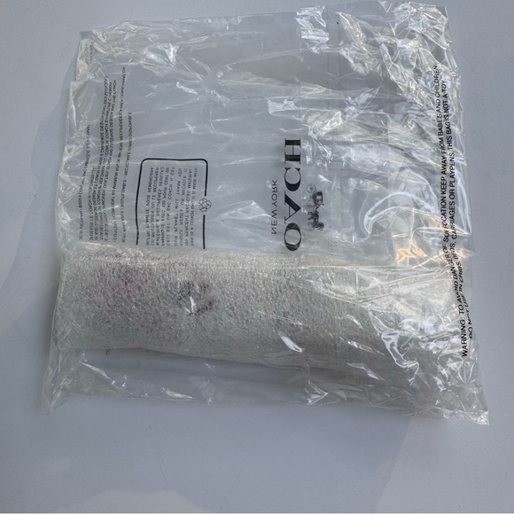 Coach CZ088 Cherry Print Trigger Snap Bag Charm Key Fob Keychain NWT - Picture 12 of 13